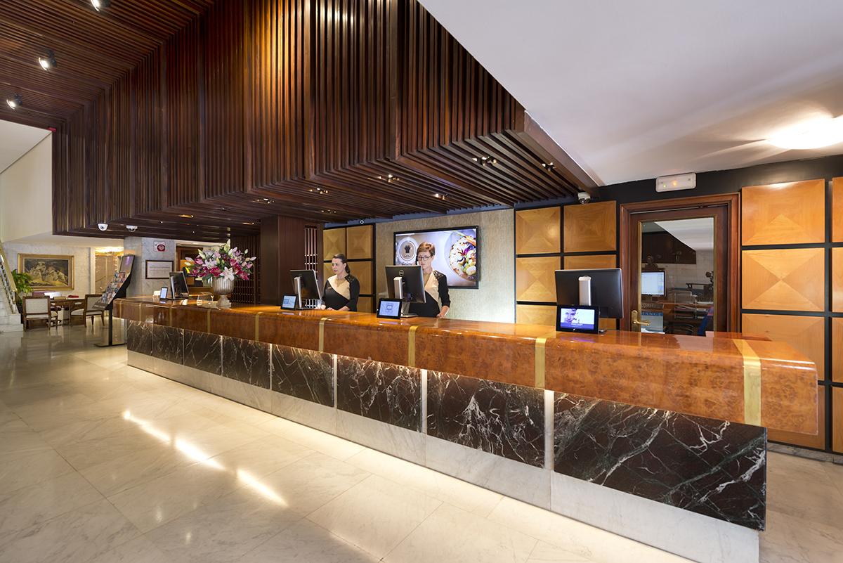Hotel Miguel Angel Madrid Exteriér fotografie The lobby of the hotel