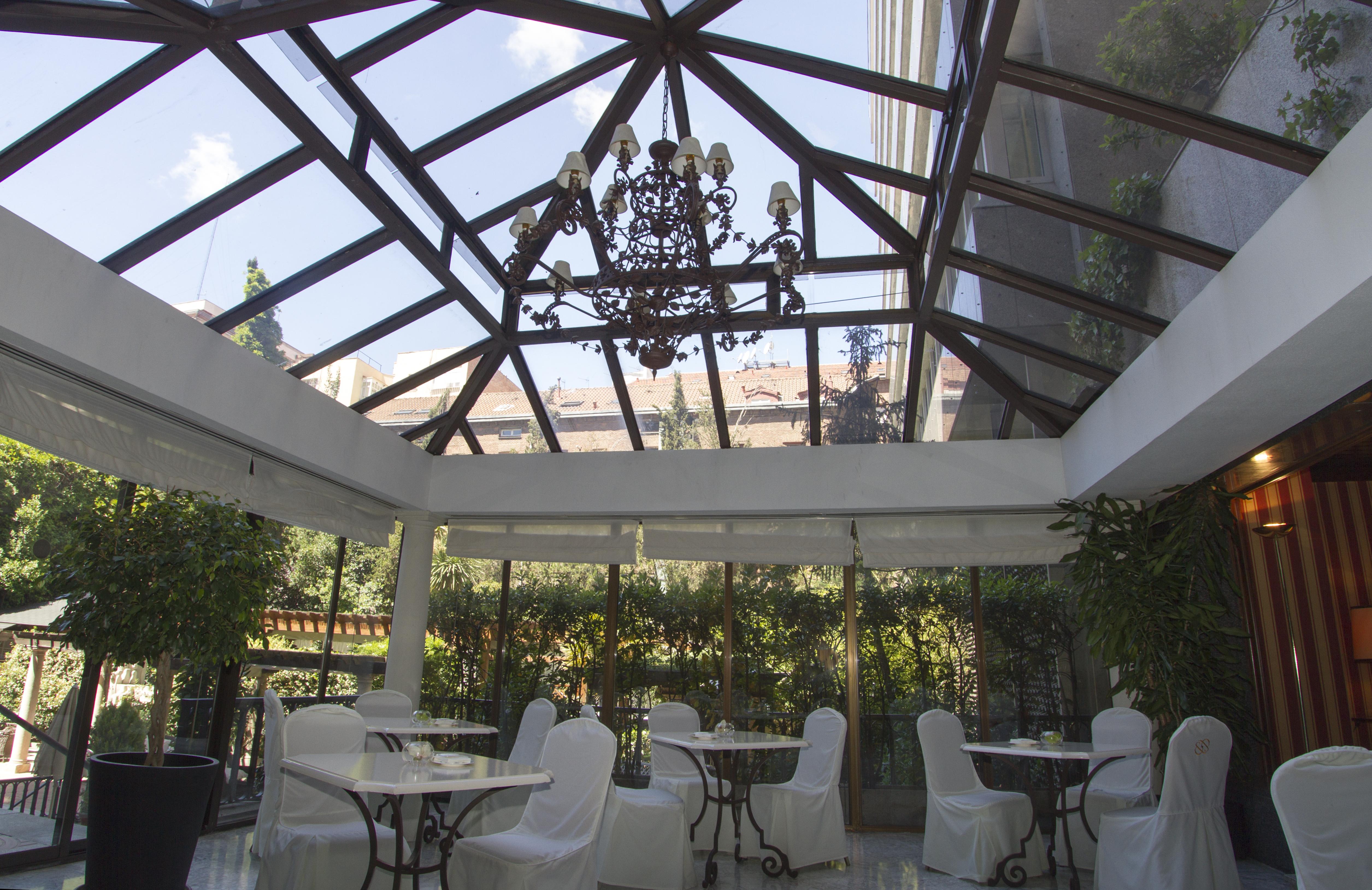 Hotel Miguel Angel Madrid Exteriér fotografie The interior of the hotel