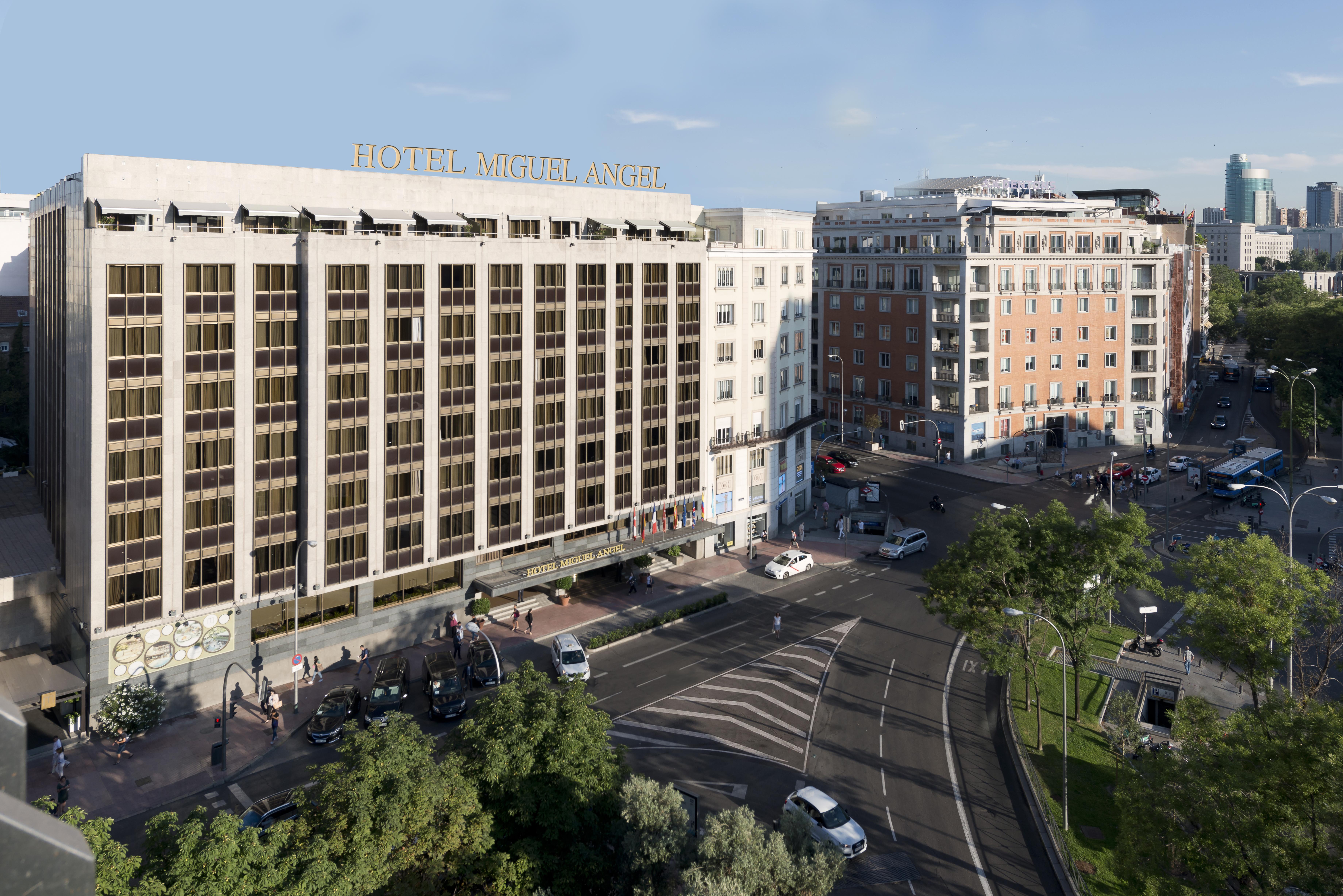 Hotel Miguel Angel Madrid Exteriér fotografie The building of the university library