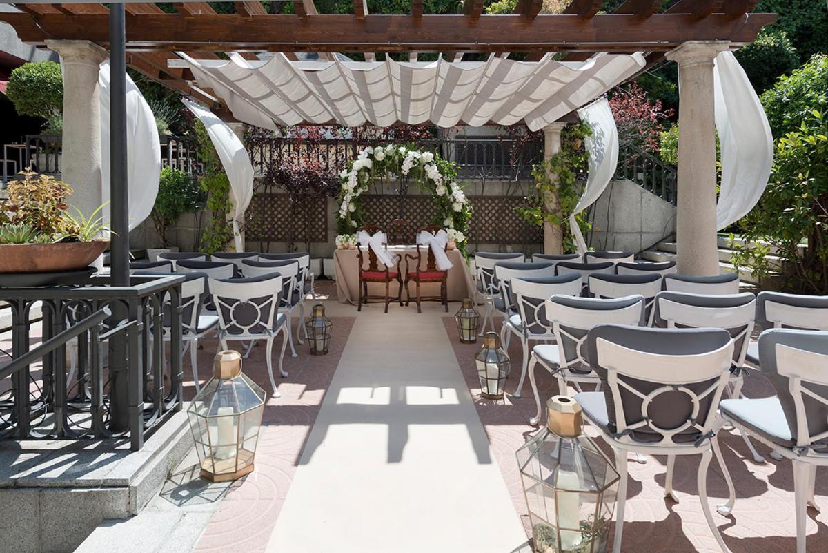 Hotel Miguel Angel Madrid Exteriér fotografie The wedding venue