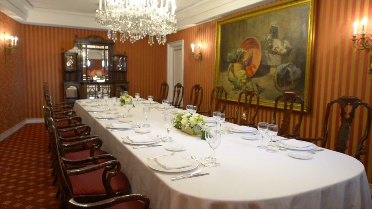 Hotel Miguel Angel Madrid Exteriér fotografie The dining room of the residence of the Spanish ambassador to the United States