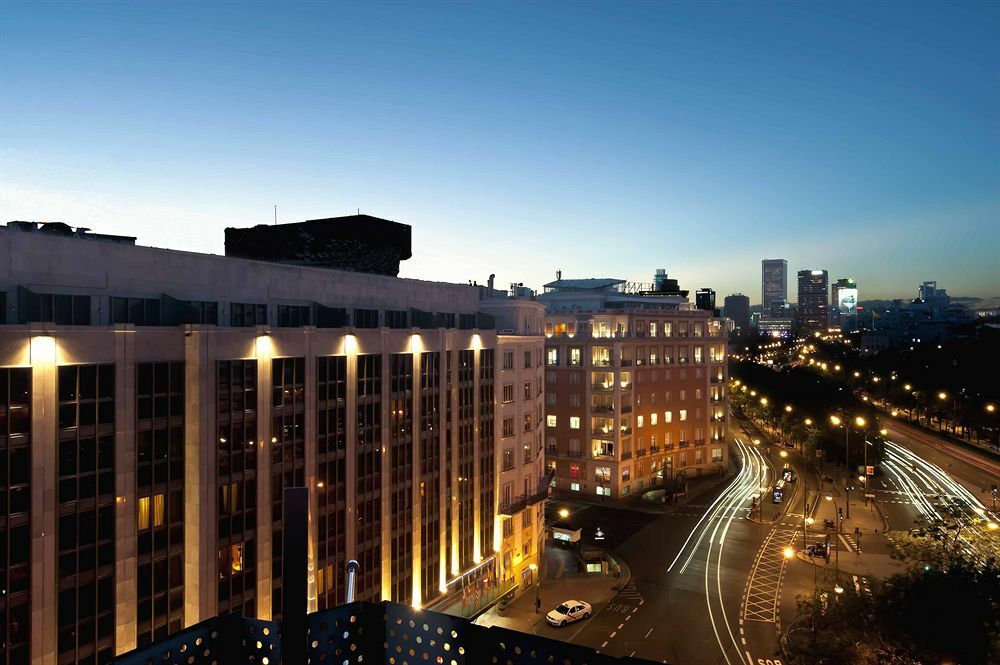 Hotel Miguel Angel Madrid Exteriér fotografie The building at night